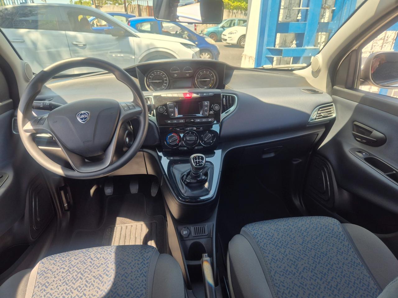 Lancia Ypsilon 1.0 FireFly solo 6000 km ANNO 2023