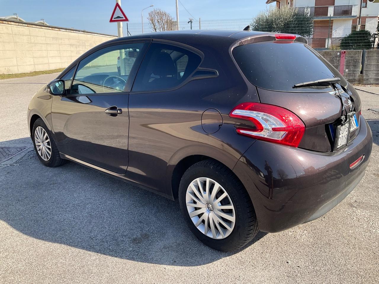 Peugeot 208 1.2 VTi 82 CV 3 porte Allure