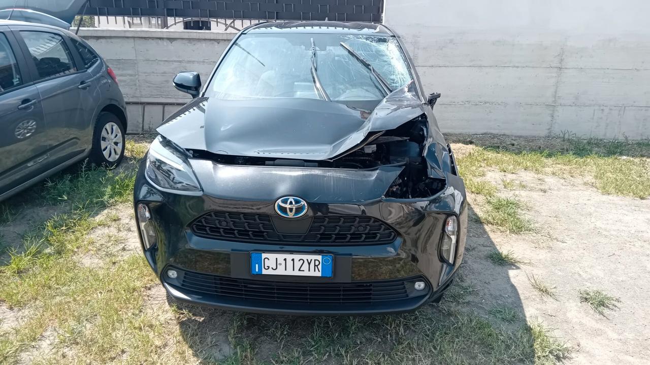 Toyota Yaris Cross 1.5 Hybrid 5p. E-CVT Active SINISTRATA