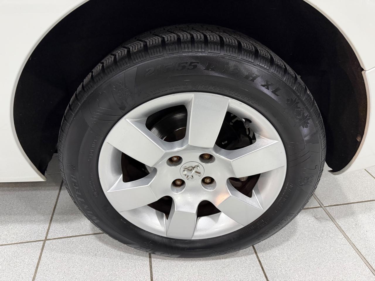 Peugeot 5008 1.6 e-HDi 112CV Stop&Start cambio robotizzato Family