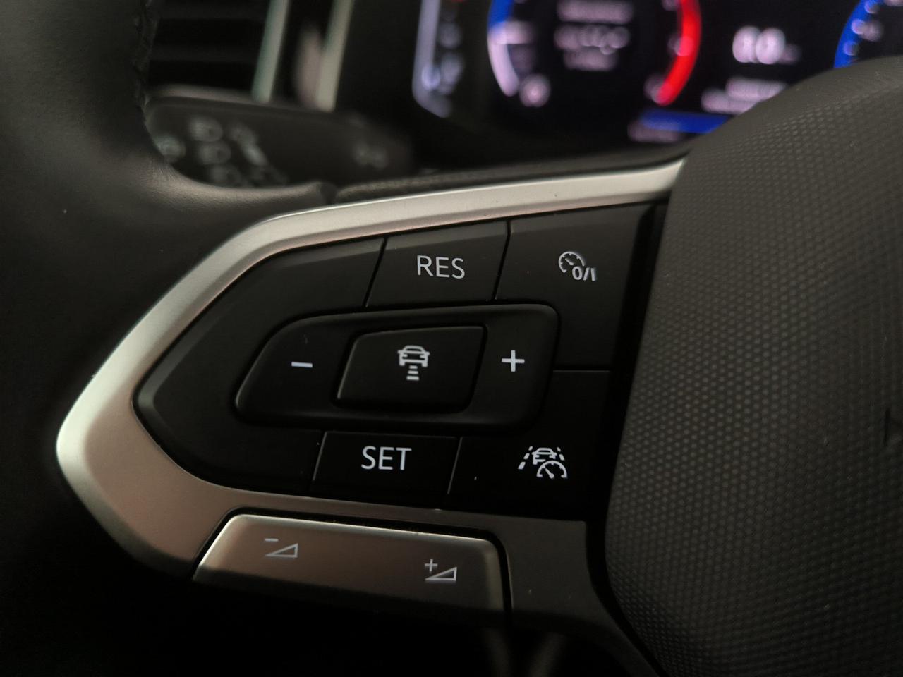 Volkswagen Taigo 1.0 tsi r-line 115cv