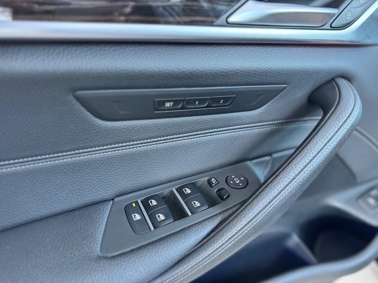 Bmw 520d xDrive Luxury TETTO LASER ACC