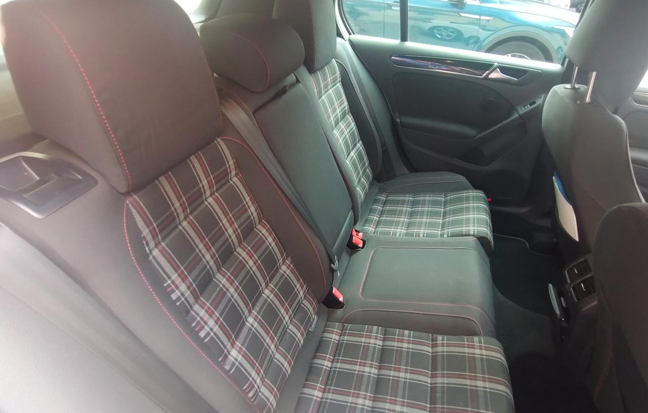 Volkswagen Golf GTI 2.0 TSI DSG 5p.