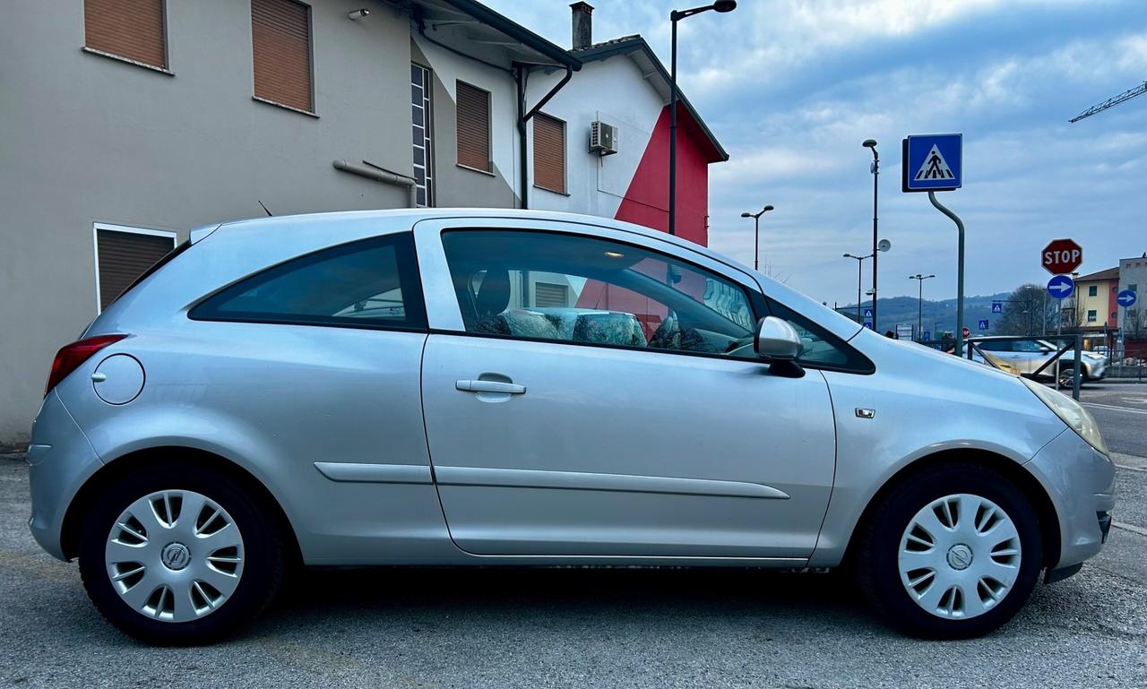 Opel Corsa 1.2 3 porte Sport