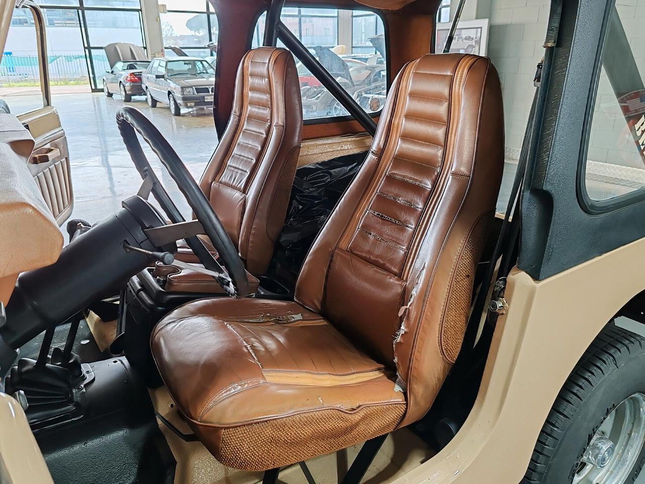 Jeep CJ-7 Laredo