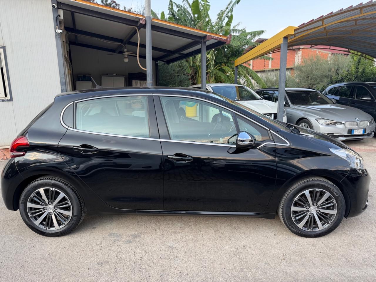Peugeot 208 82cv 5 porte Allure Km Certificati