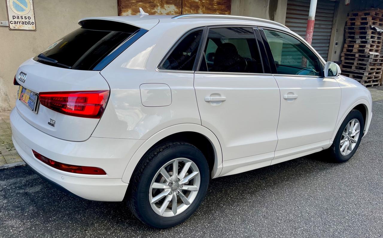 Audi Q3 2.0 TDI 150 CV quattro S tronic Sport