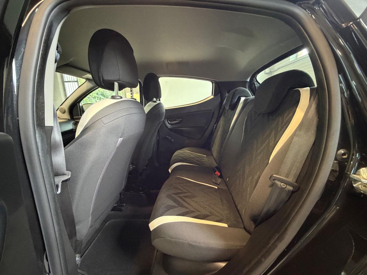 Lancia Ypsilon 0.9 TwinAir 85 CV 5 porte S&S DFN Gold