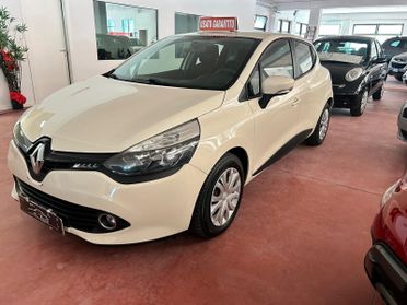 RENAULT CLIO serie5 Benzina 1.2 CV 73 Km 175.485 Garanzia 12 mesi X NEOPATENTATI