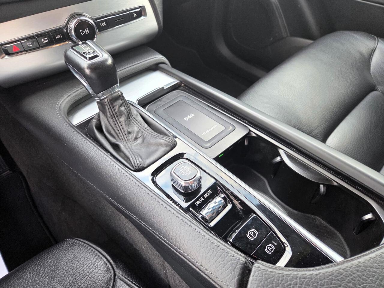 Volvo XC 90 XC90 D5 AWD Geartronic 7 posti Momentum
