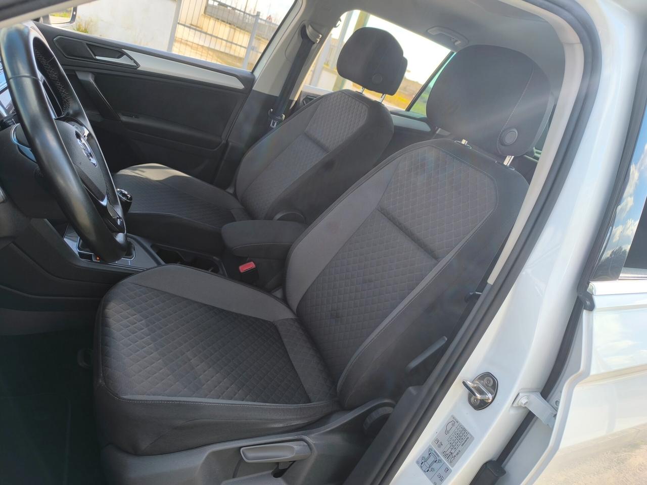 VOLKSWAGEN TIGUAN SPORT 1.6 TDI 1 PROPIETARIO COCKPIT/NAV/LED