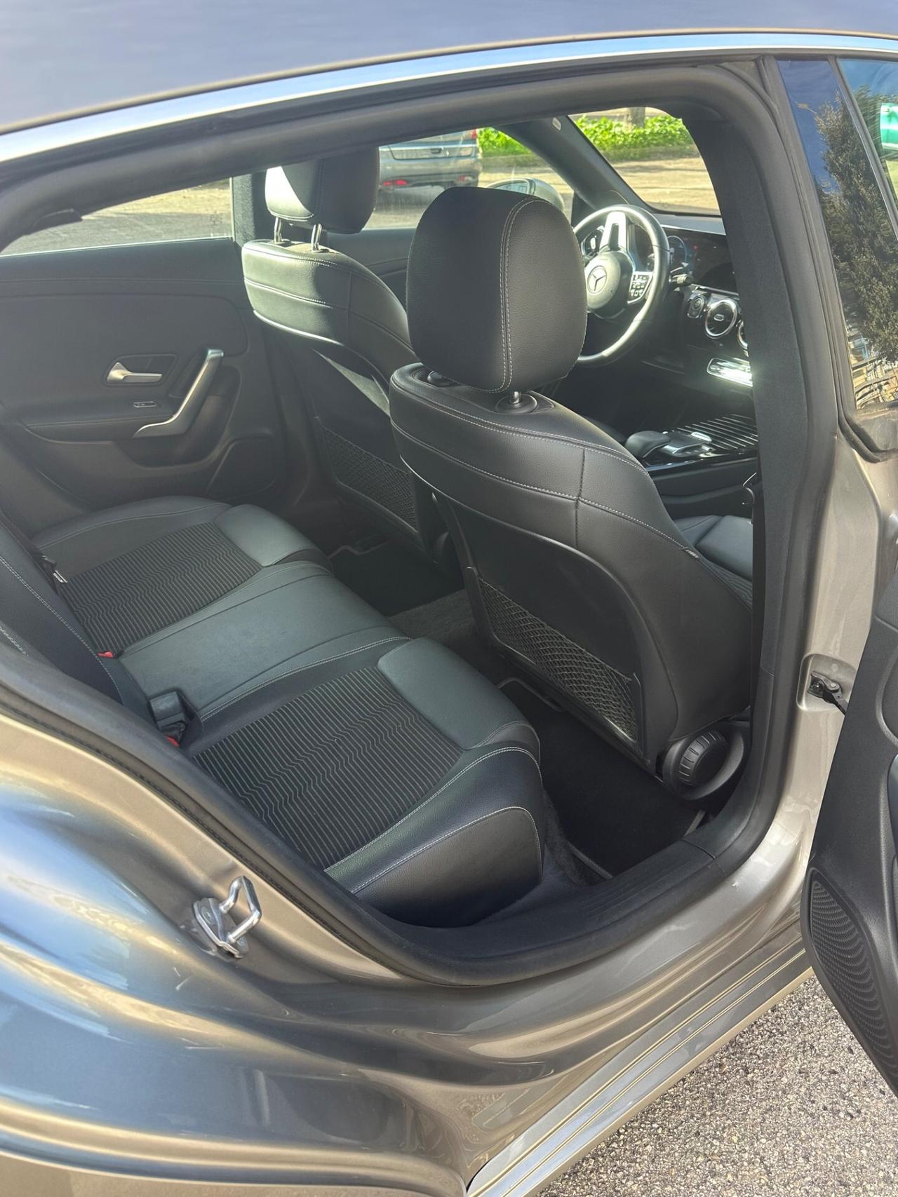 MERCEDES-BENZ CLA 200 d Automatic Shooting Brake