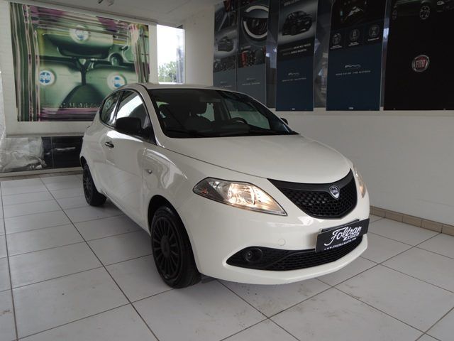 LANCIA Ypsilon 1.0 FireFly 5 porte S&S Hybrid Ecochic Silver