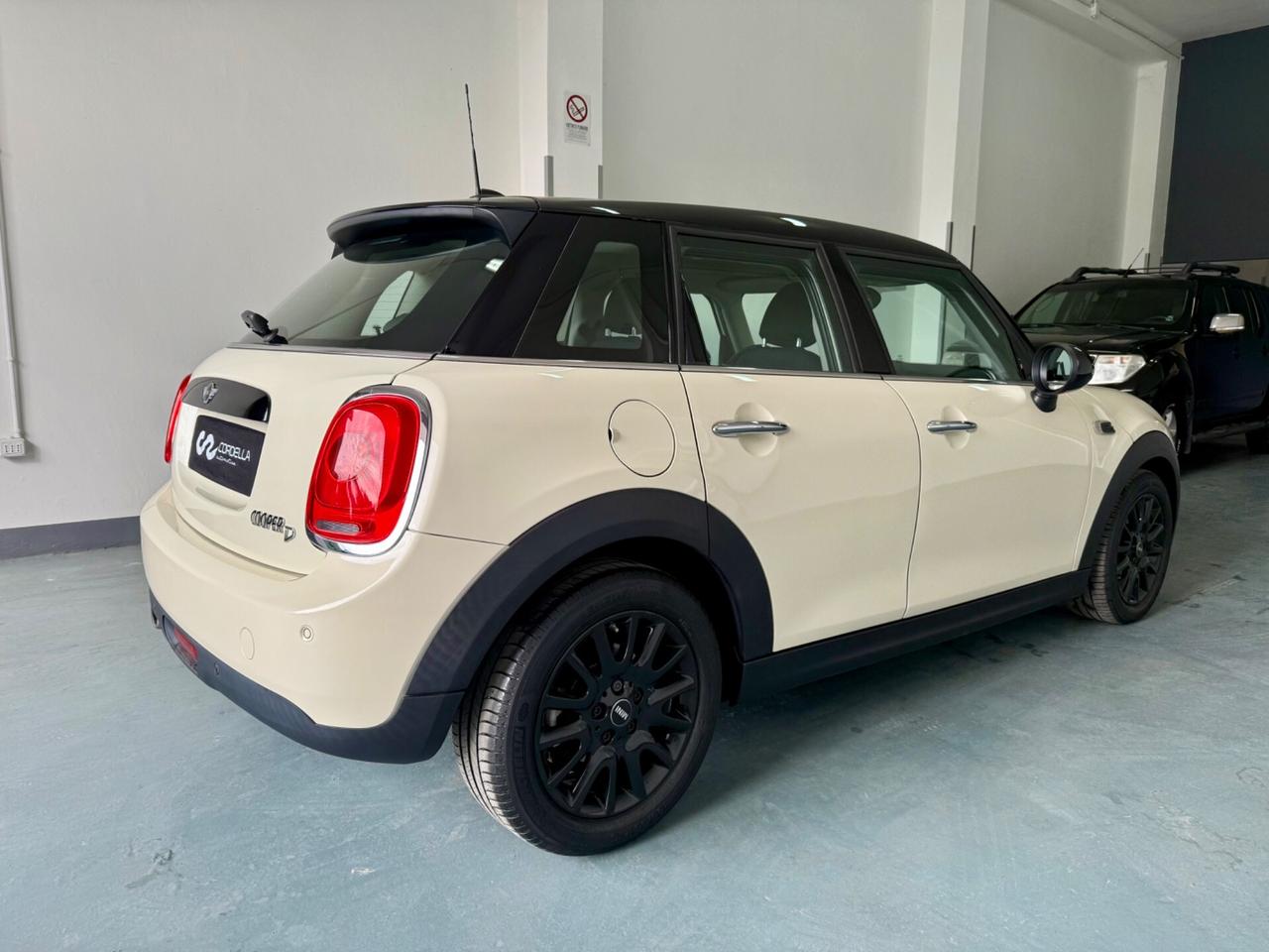 Mini 1.5 Cooper D 5 porte
