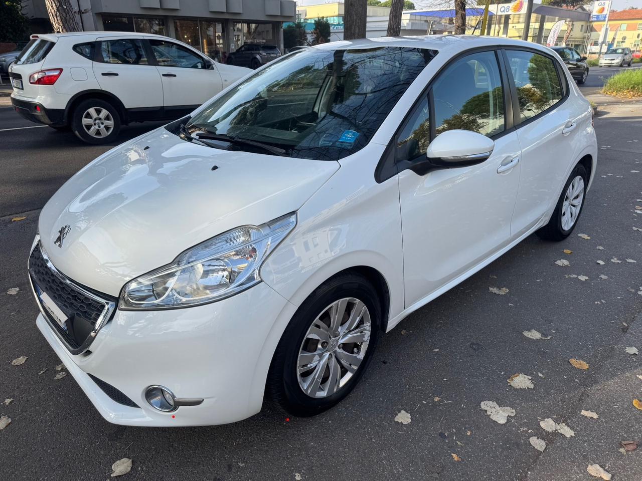 Peugeot 208 1.4 5p. Allure neopaten garanzia 12 mesi