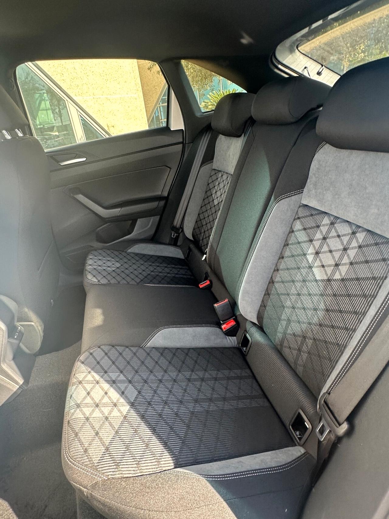 Volkswagen Taigo 1.0 tsi R-Line offerta T-Stock prezzo imperdibile