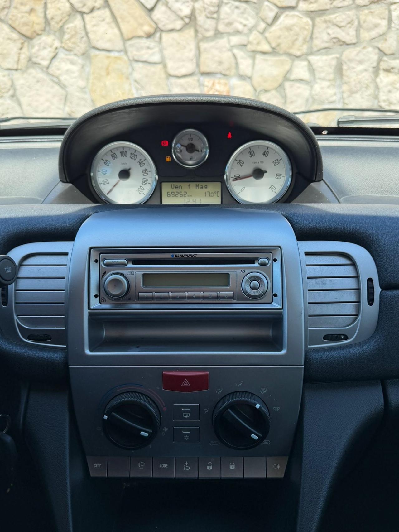 Lancia Ypsilon 1.2 69 CV Diva 69000 km