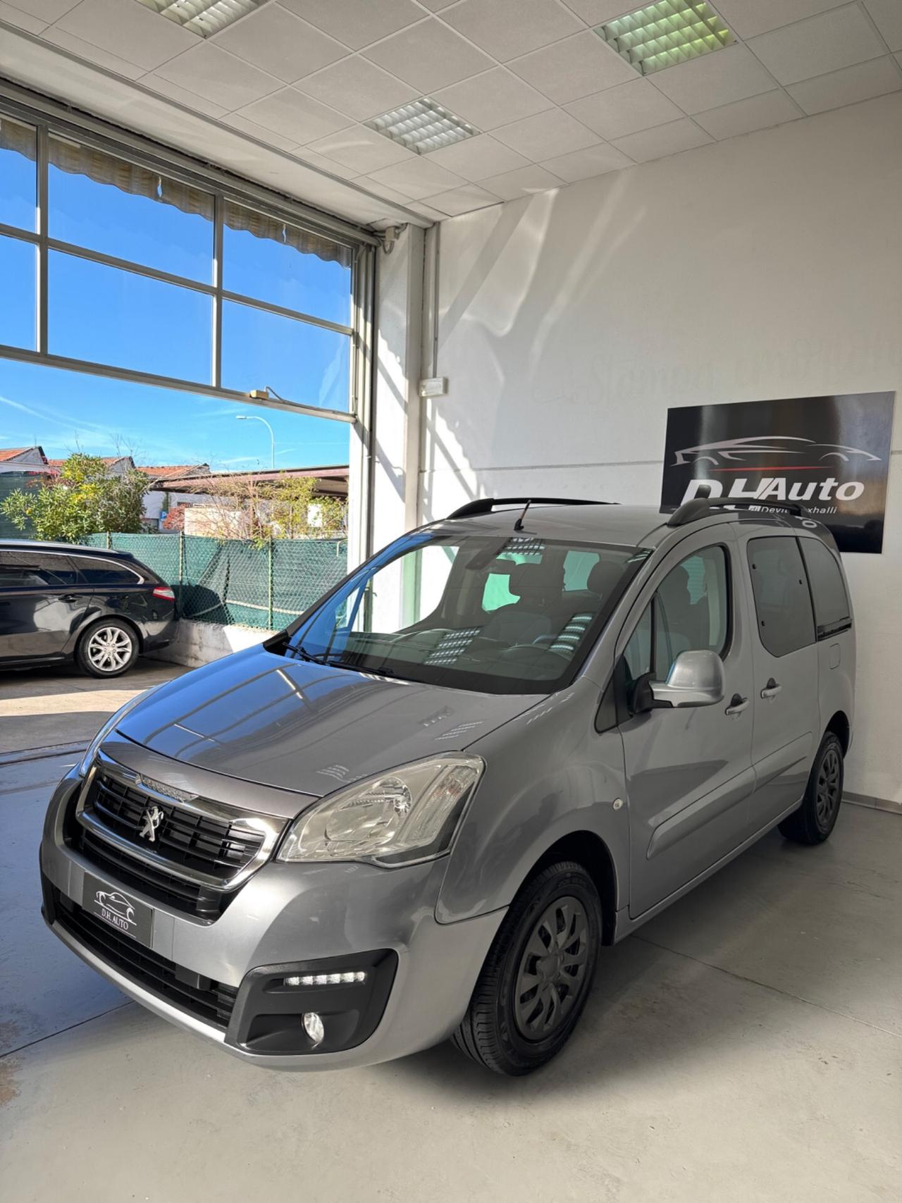 Peugeot Partner Tepee BlueHDi 100 Outdoor