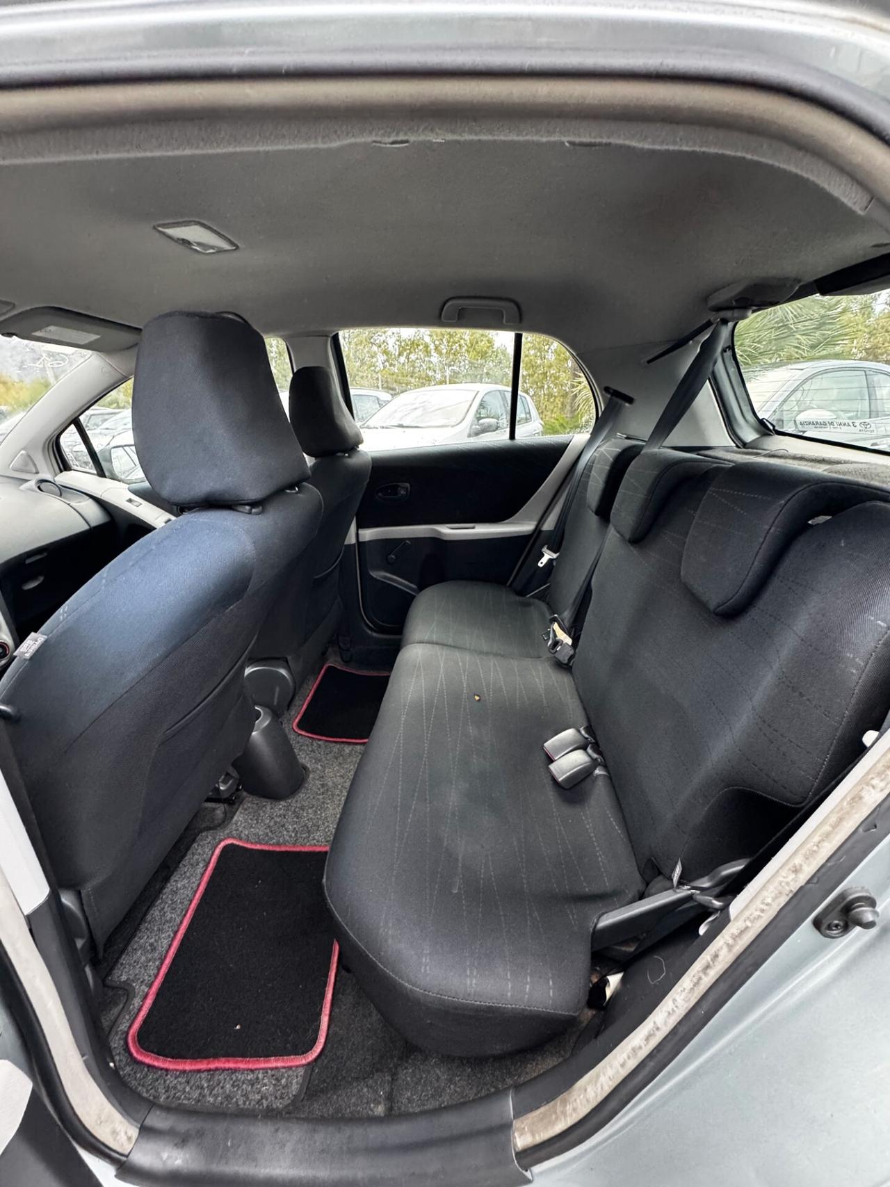 Toyota Yaris 1.0 5 porte