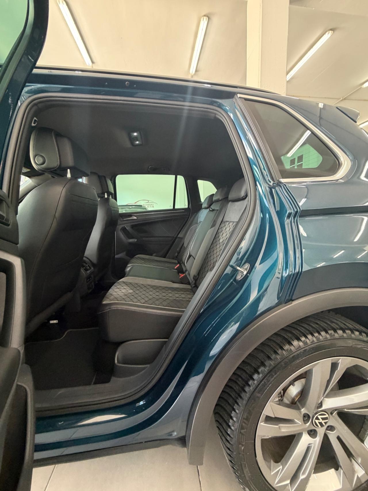 VW Tiguan 2.0 TDI 150 CV SCR DSG R-Line FINANZIABILE