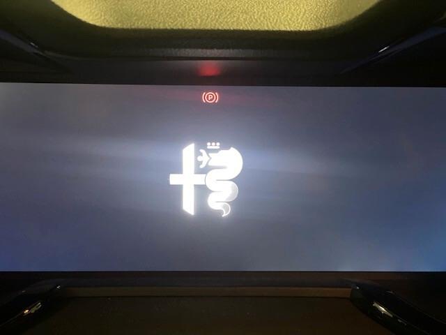 Alfa Romeo Junior 1.2 136 CV Hybrid eDCT6