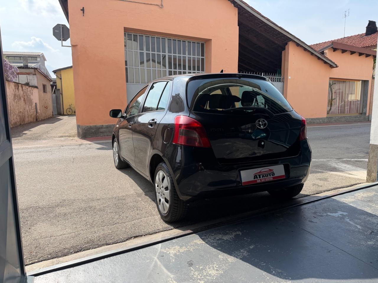 Toyota Yaris 1.0 5 porte