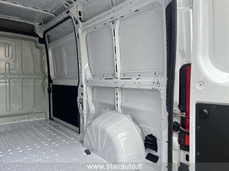 FIAT Ducato 35q. 2.2 Mjt 140CV Passo Medio - Tetto Alto Furgone