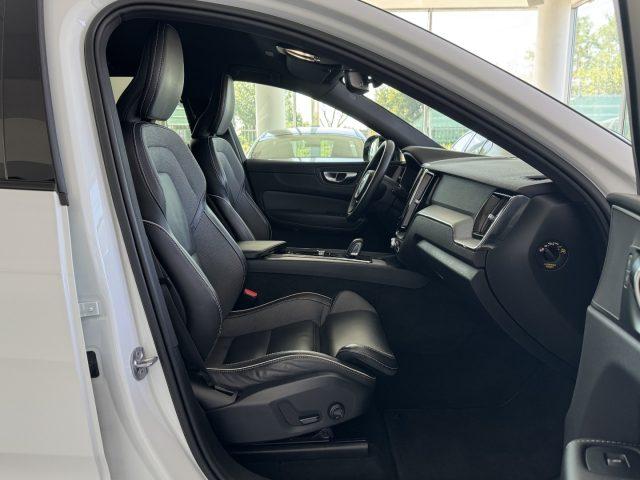 VOLVO XC60 B4 (d) Mild Hybrid 197cv Aut. Plus Dark R-Design