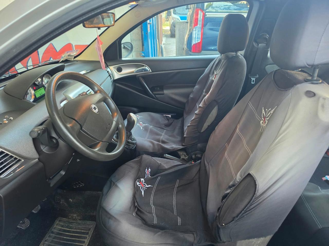 Lancia Ypsilon 1.3 MJT 75 CV Oro rate da 99,00