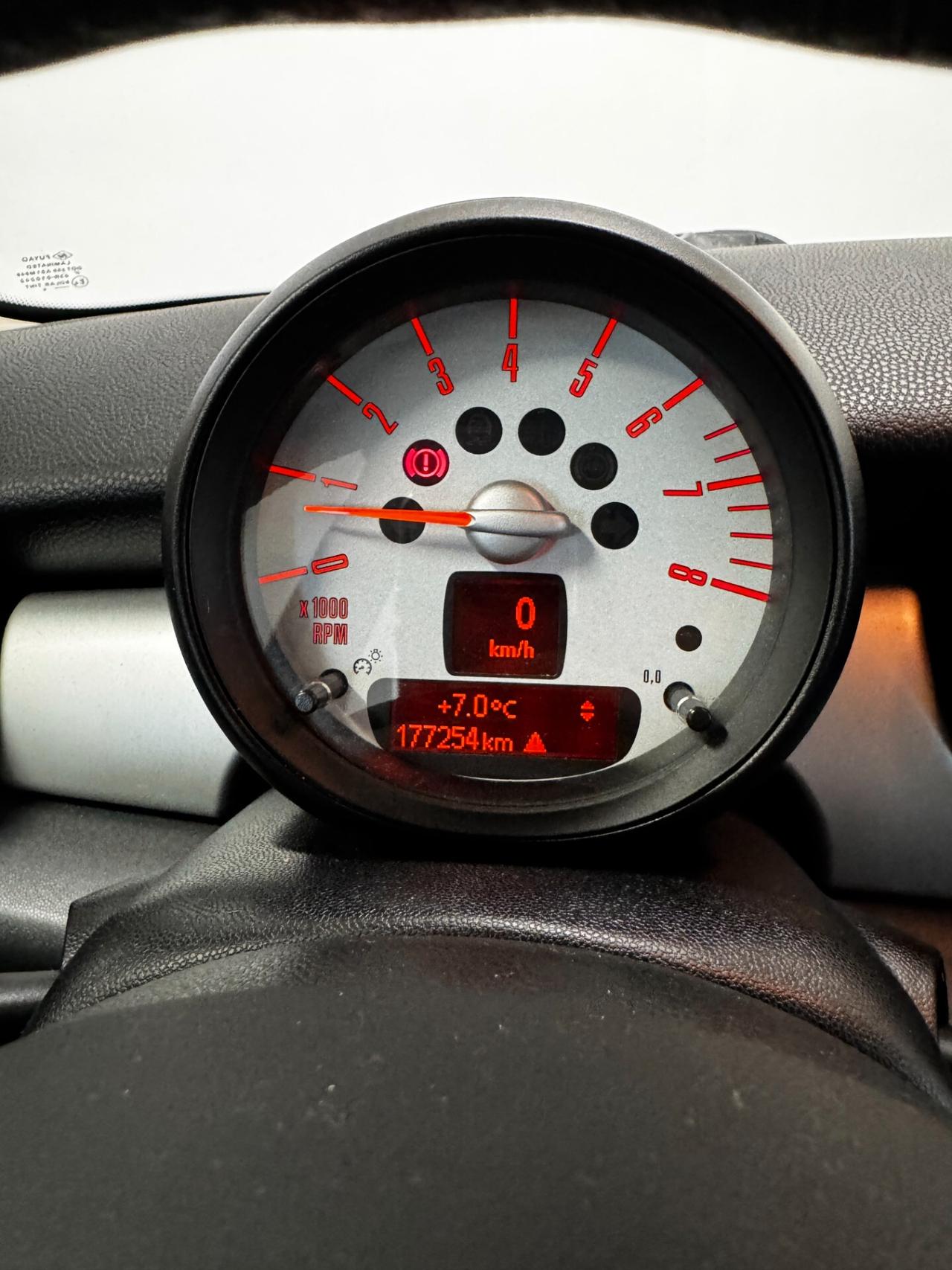 Mini 1.6 16V One (55kW)