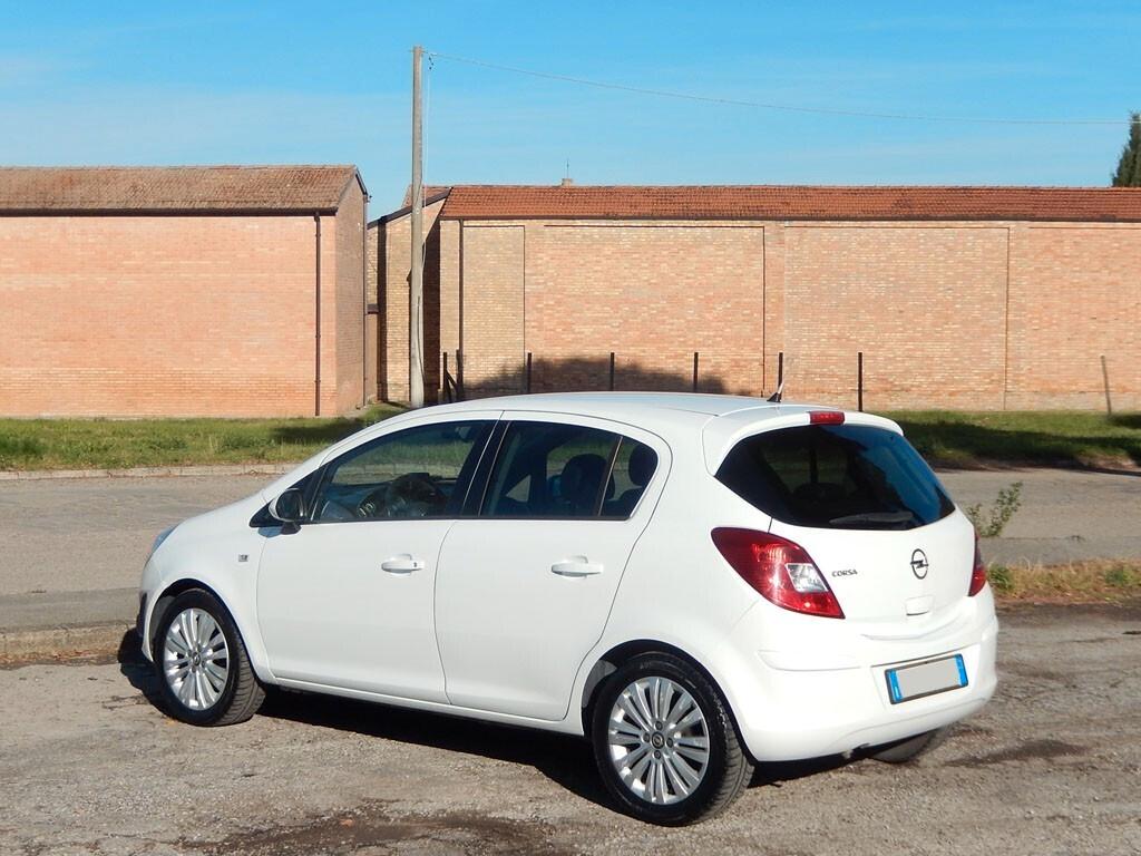OPEL CORSA D 1.2 impianto GPL - UNIPROPRIETARIO