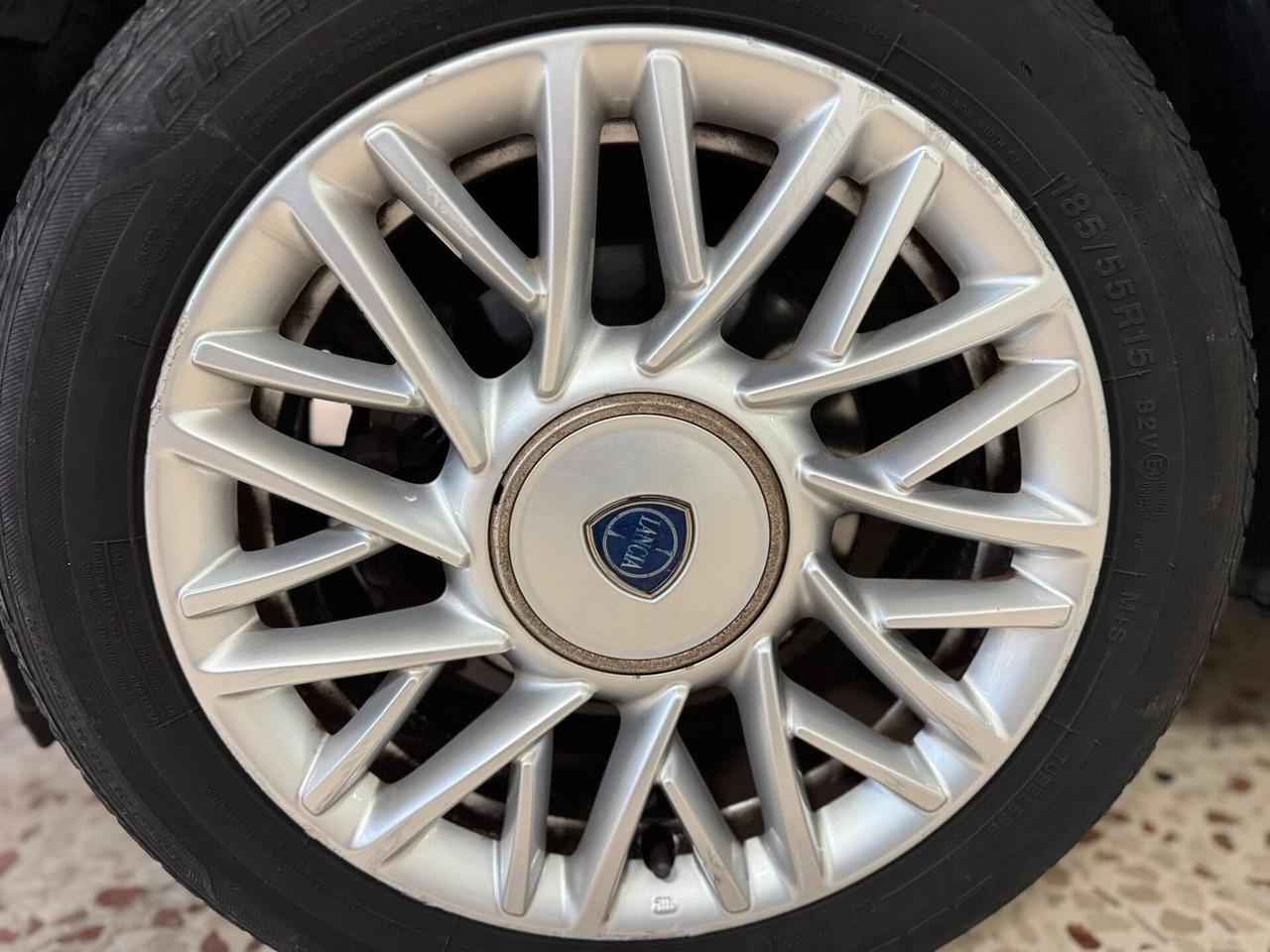 Lancia Ypsilon 1.2 69 CV 5 porte S&S Platinum