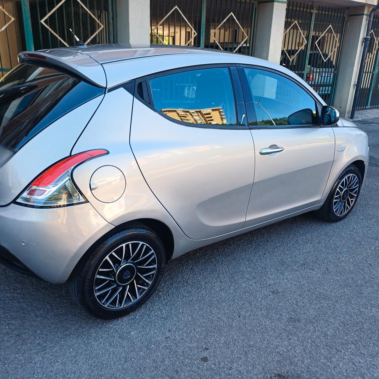 Lancia Ypsilon 1.3 MJT 16V 95 CV 5 porte S&S Platinum