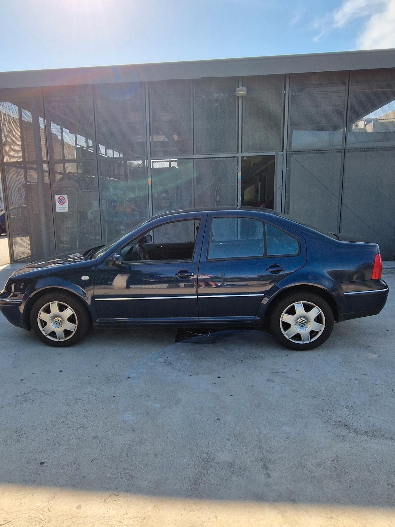 Volkswagen Bora 1.6 16V Benz - 105CV
