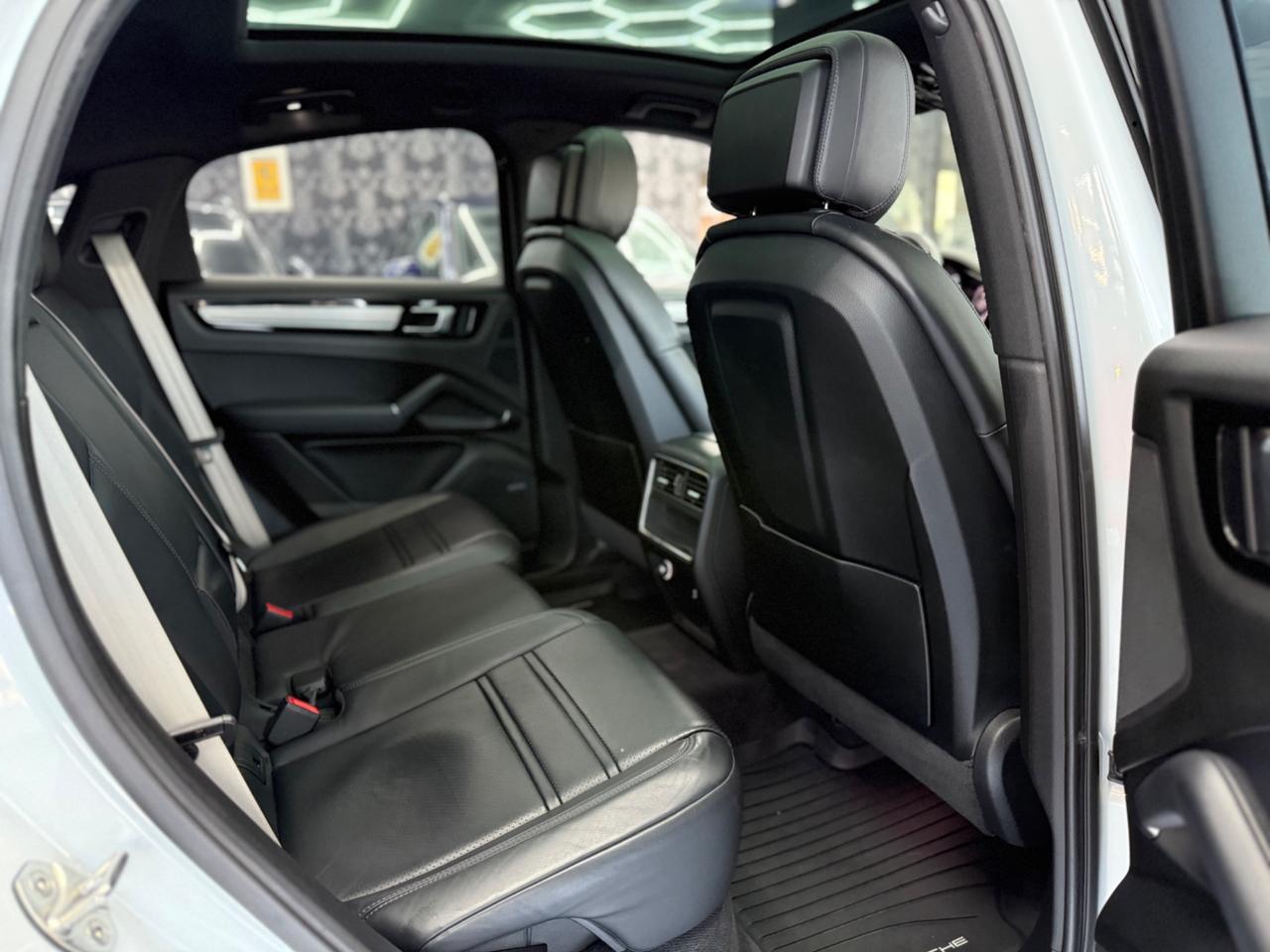 Porsche Cayenne 3.0 V6 E-Hybrid Platinum Edition IVA ESPOSTA