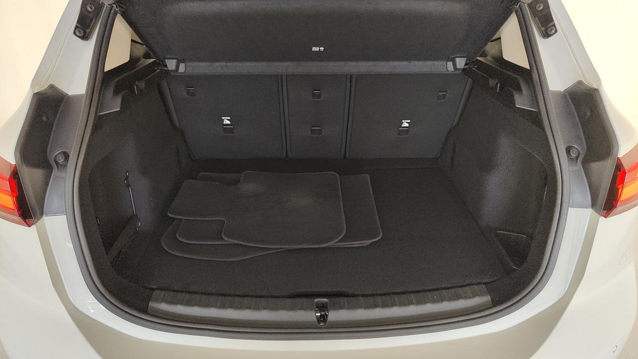 BMW 218d Active Tourer Luxury auto
