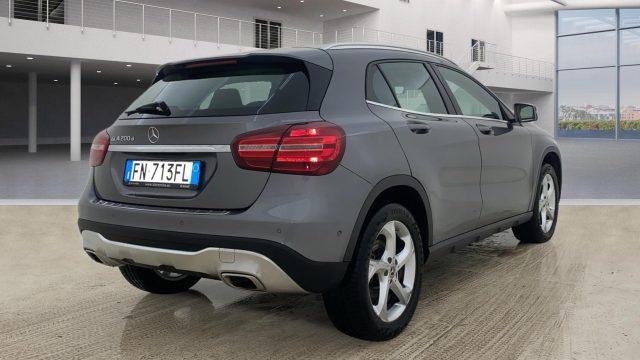 MERCEDES-BENZ GLA 200 d Sport auto