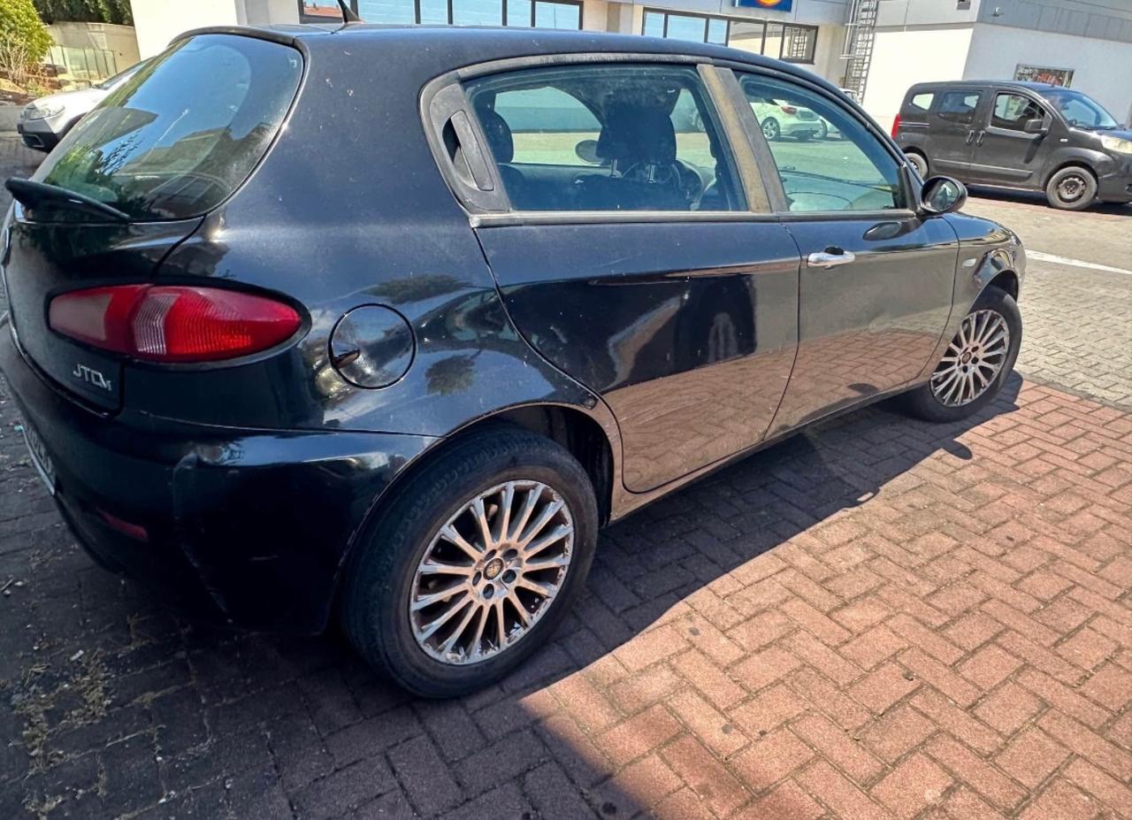 Alfa Romeo 147 1.9 JTD 120cv 2007 neopa