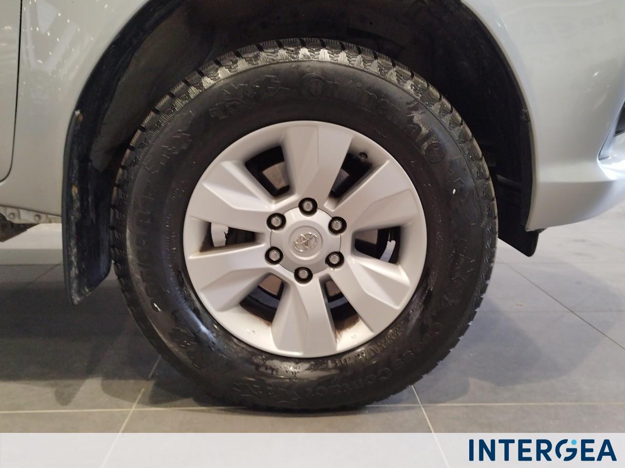TOYOTA Hilux 2.4 d-4d double cab Comfort 4wd