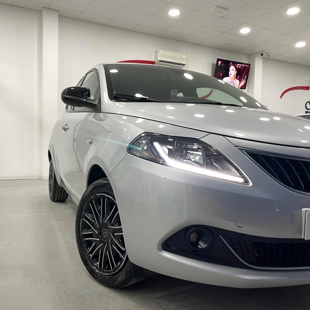 Lancia Ypsilon 1.0 FireFly 5 porte S&S Hybrid Ecochic Gold