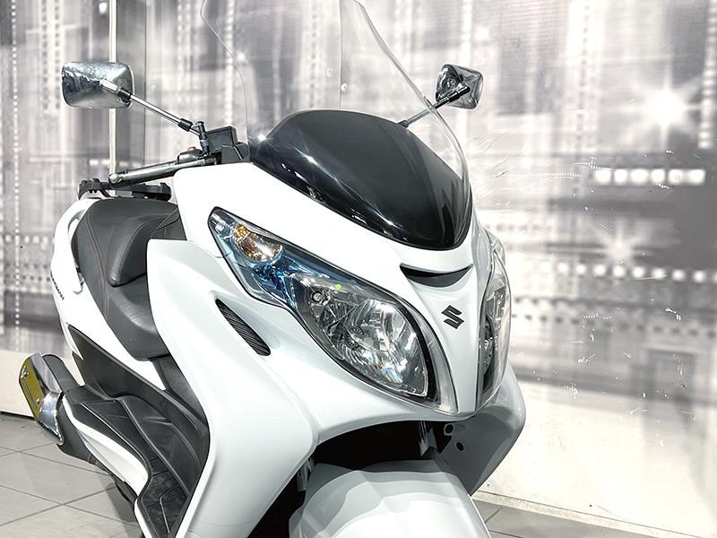 Suzuki Burgman 400 Lux