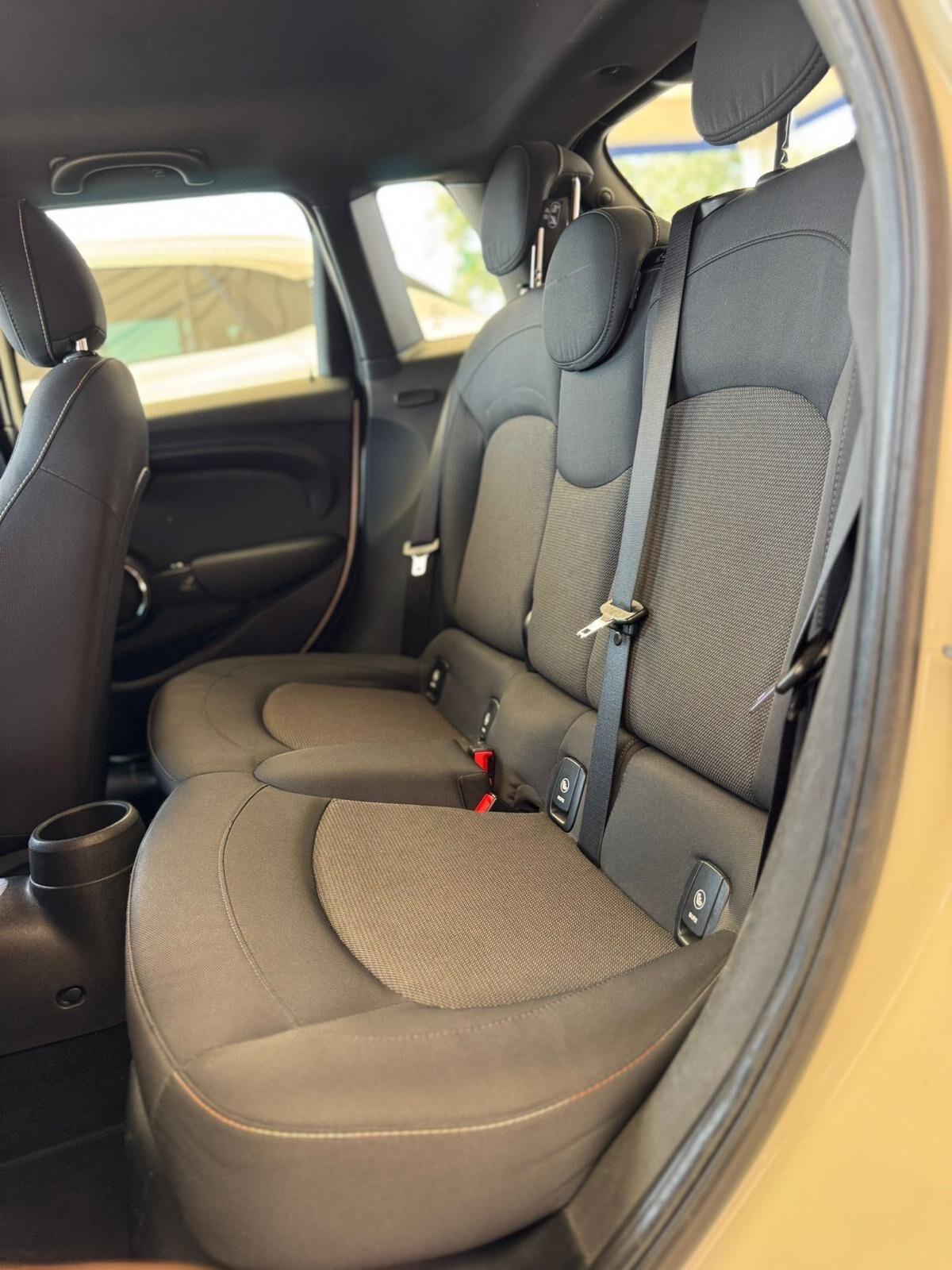 Mini 1.5 Cooper D Business 5 porte