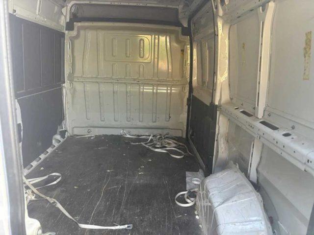 FIAT Ducato Serie 8 Furgone Lastrato 33q Mh2 140cv 2.2 Multi