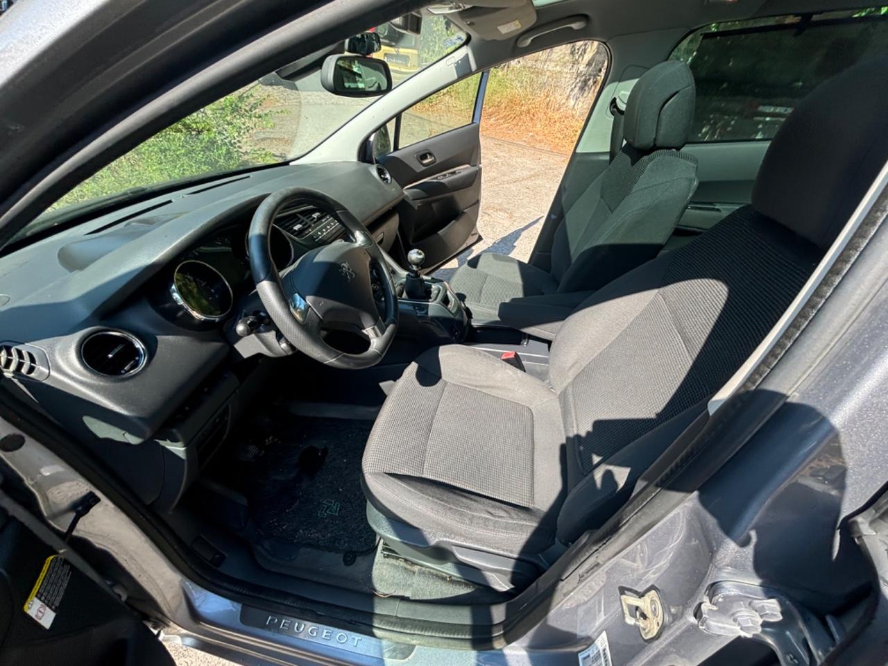 Peugeot 5008 2.0 HDi 150CV Active