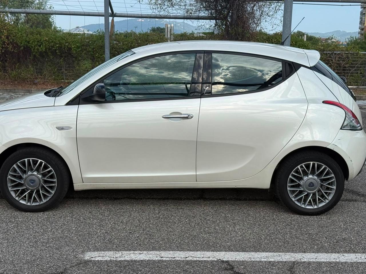 Lancia Ypsilon 1.2 69 CV Platinum