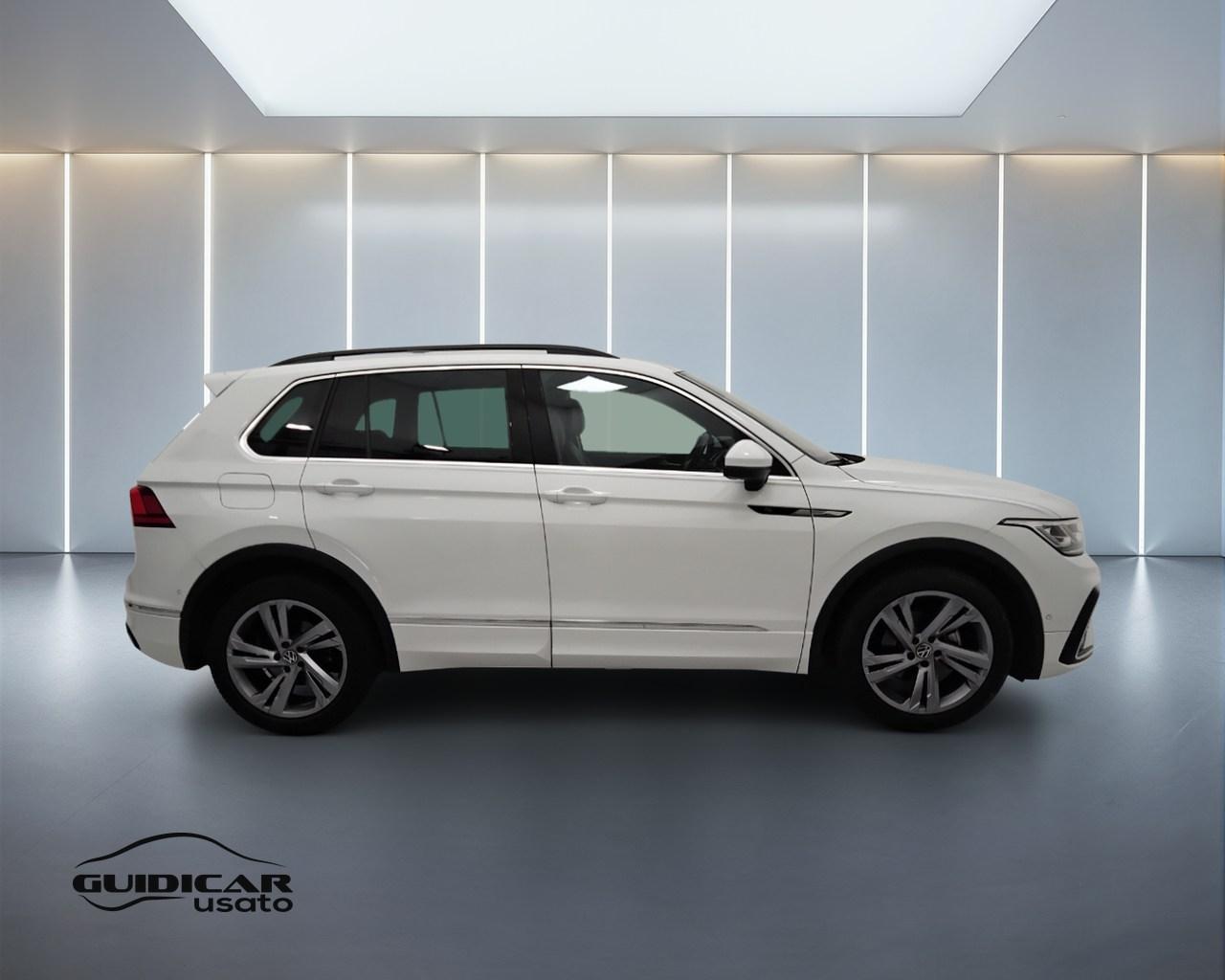 VOLKSWAGEN Tiguan II 2021 - Tiguan 1.5 tsi R-Line 150cv dsg