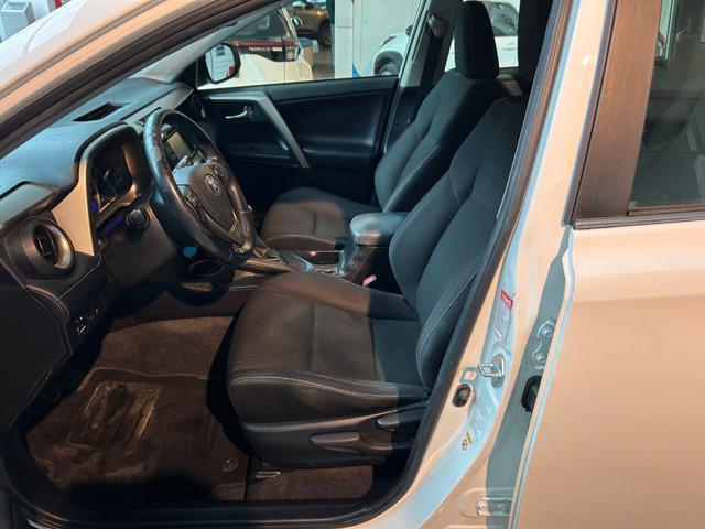 TOYOTA RAV 4 RAV4 2.0 D-4D 2WD Active