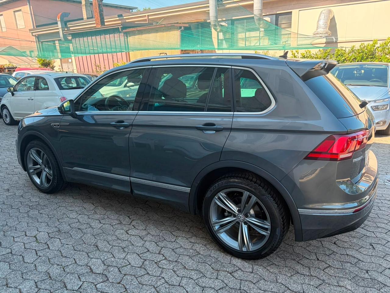 Volkswagen Tiguan 1.4 TSI Sport BlueMotion Technology*EURO6*R-LINE*FULL OPTIONAL