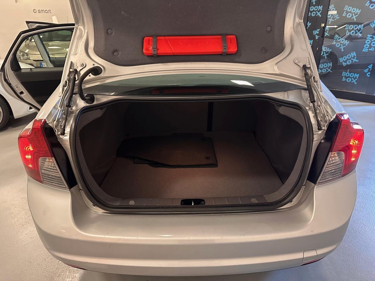 VOLVO S 40 BERLINA 1.6 BENZINA