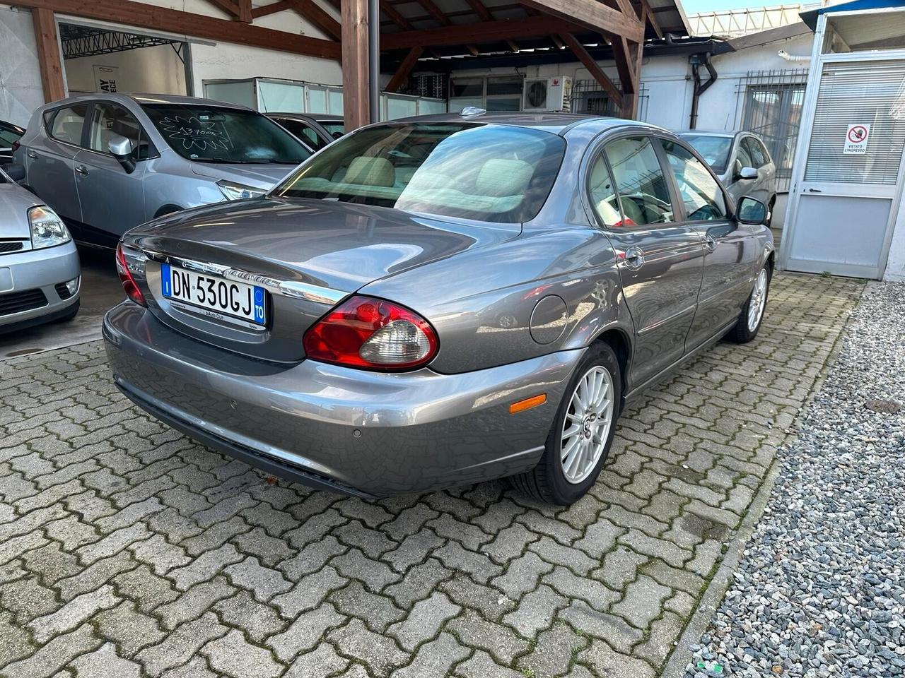 Jaguar X-Type 2.2D cat aut. Luxury cDPF